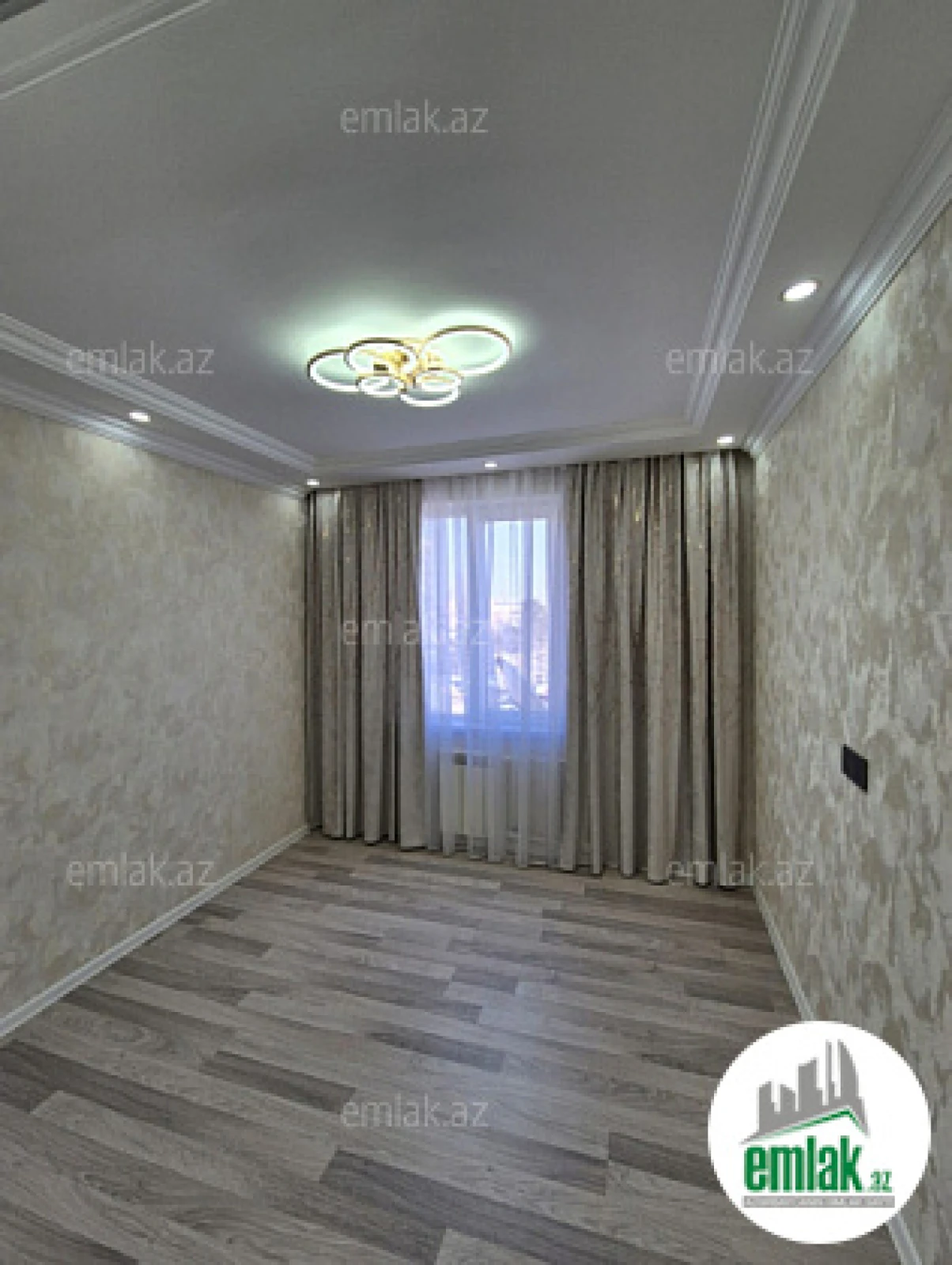 Satılır 2 otaqlı köhnə tikili 40 m²