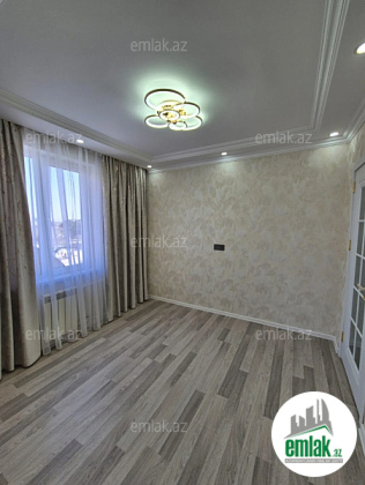 Satılır 2 otaqlı köhnə tikili 40 m²