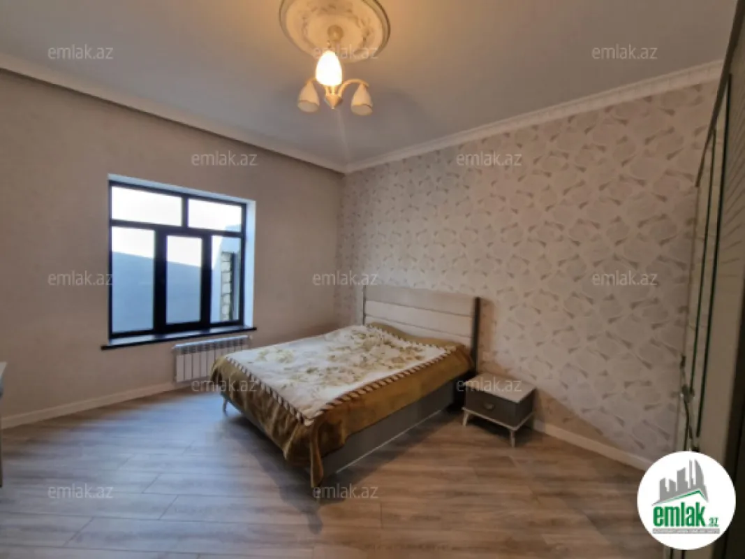 Satılır 4 otaqlı həyət evi 122 m²
