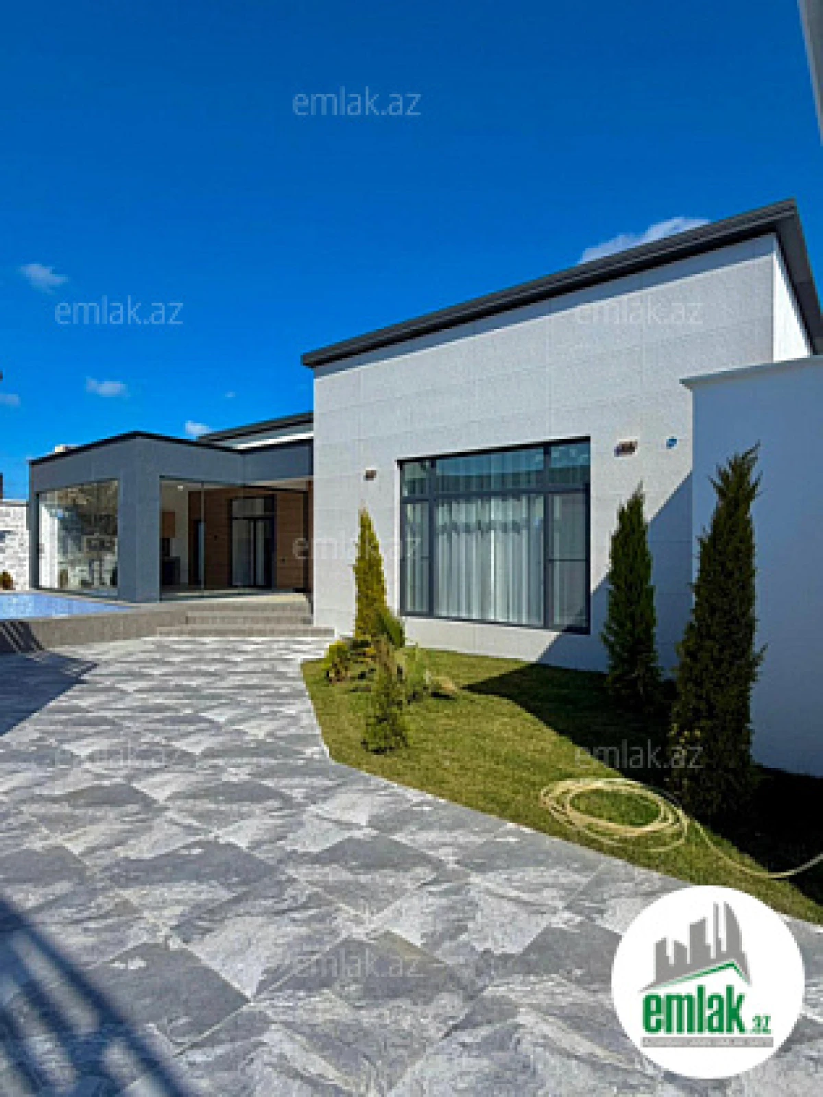 Satılır 4 otaqlı mənzil 170 m²