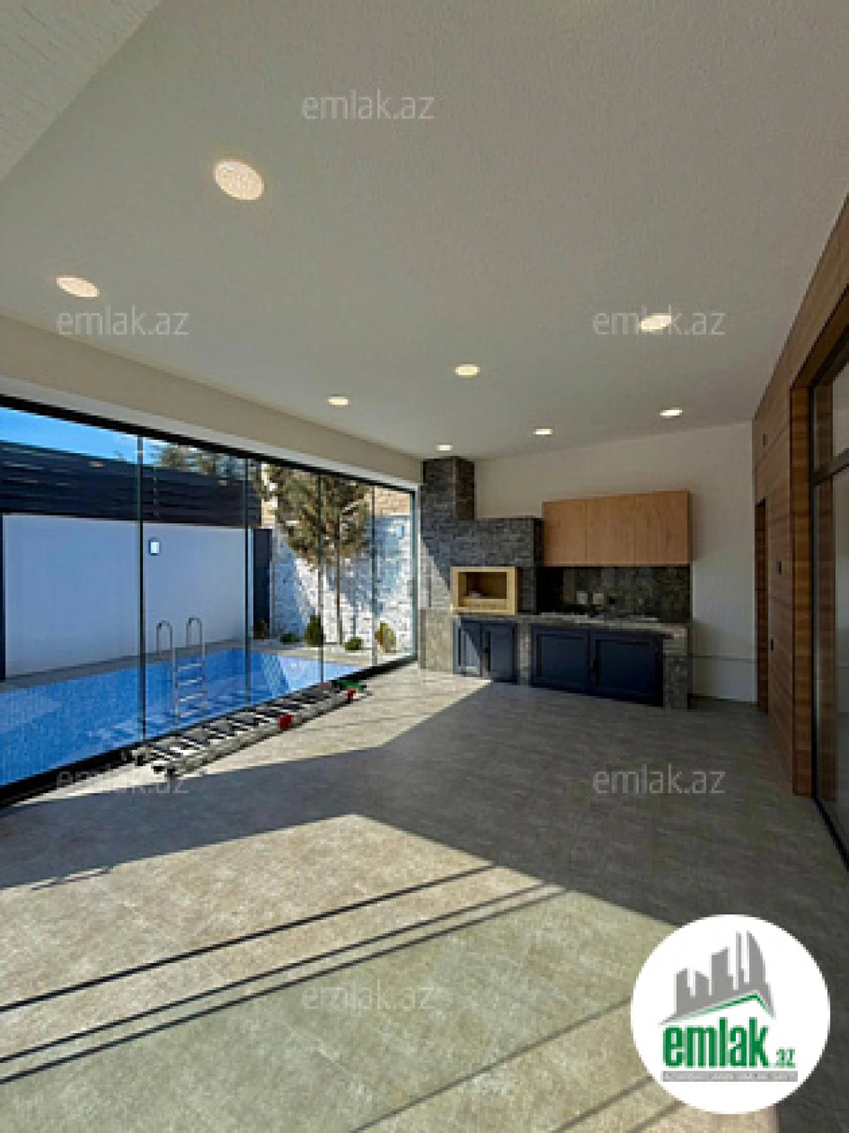 Satılır 4 otaqlı mənzil 170 m²