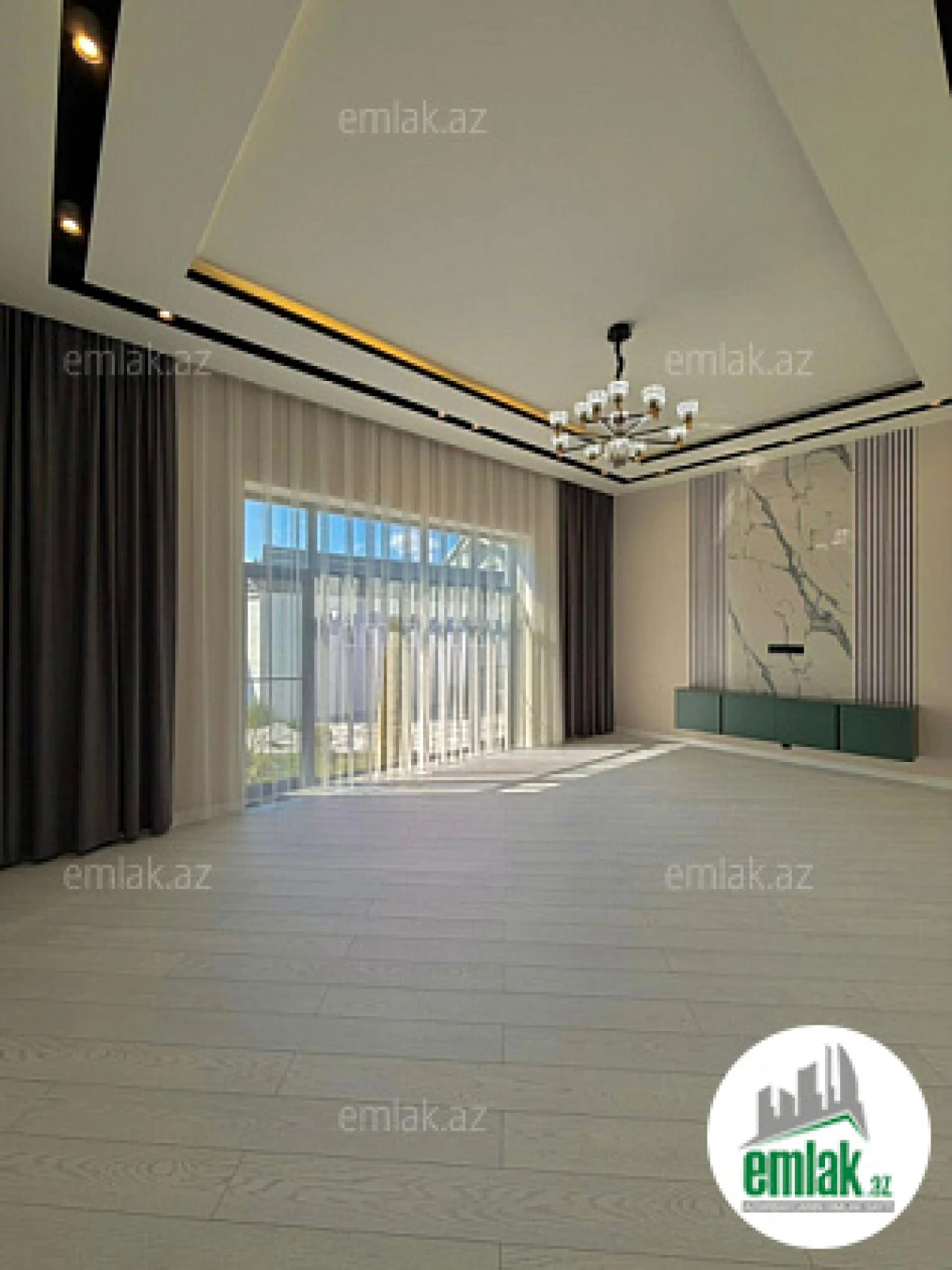 Satılır 4 otaqlı mənzil 170 m²