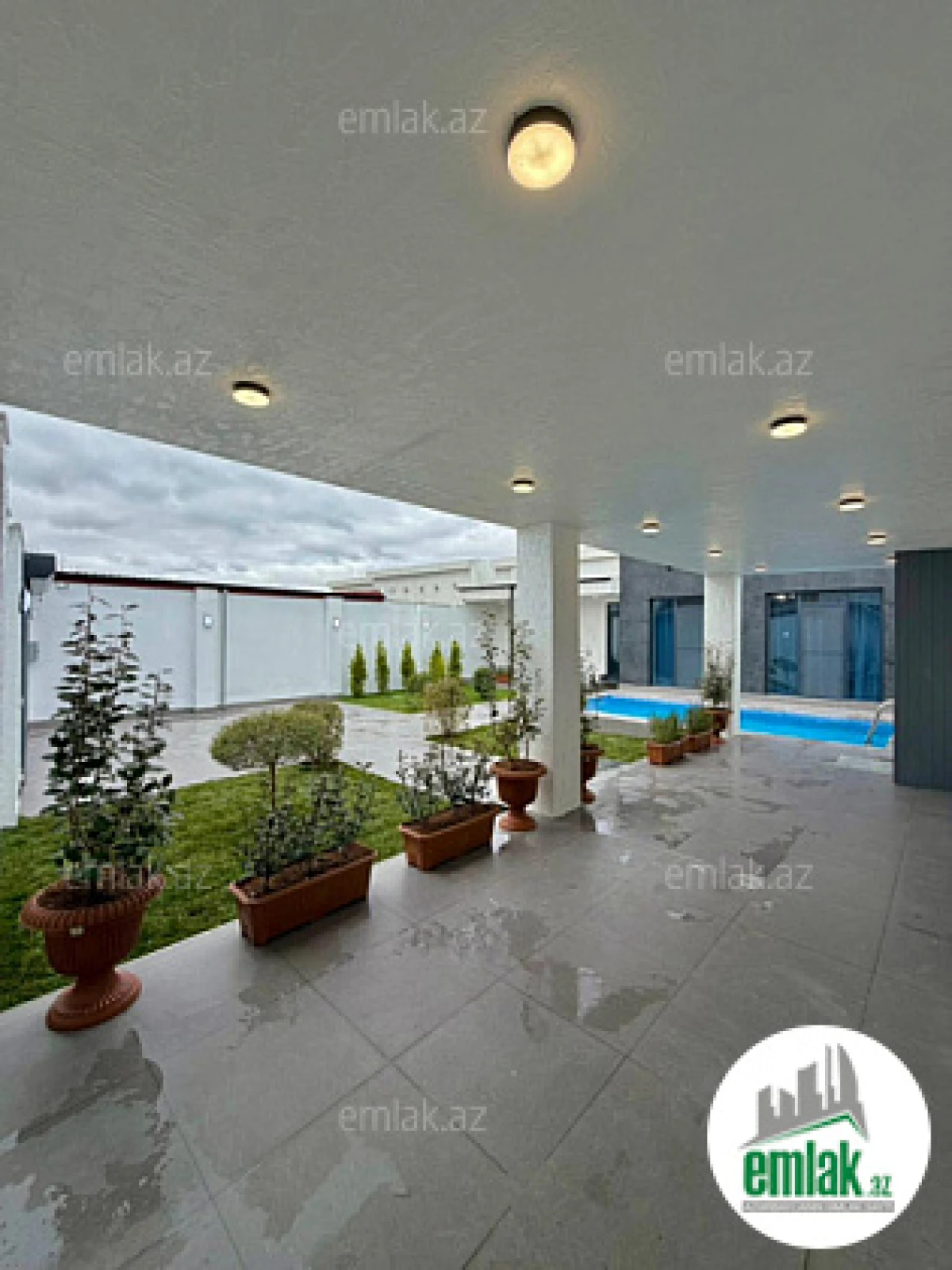 Satılır 4 otaqlı mənzil 170 m²
