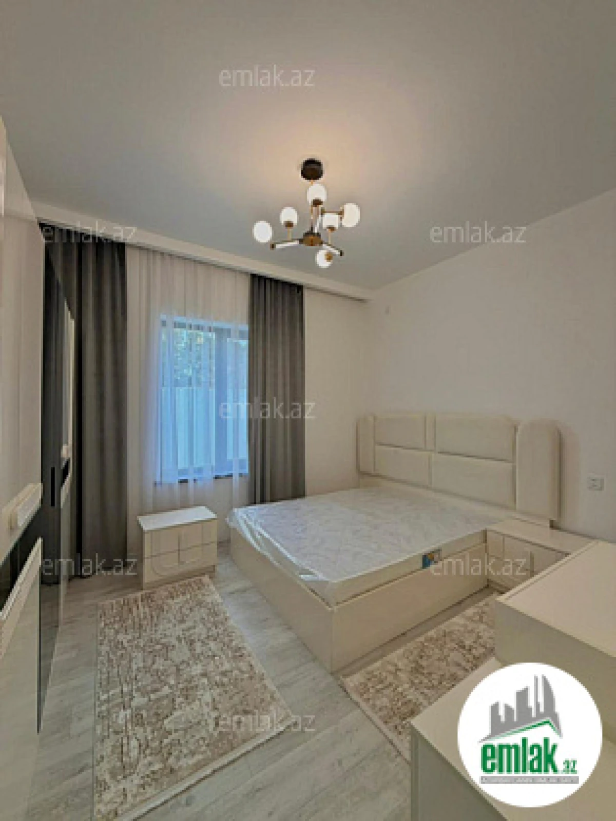Satılır 4 otaqlı mənzil 170 m²
