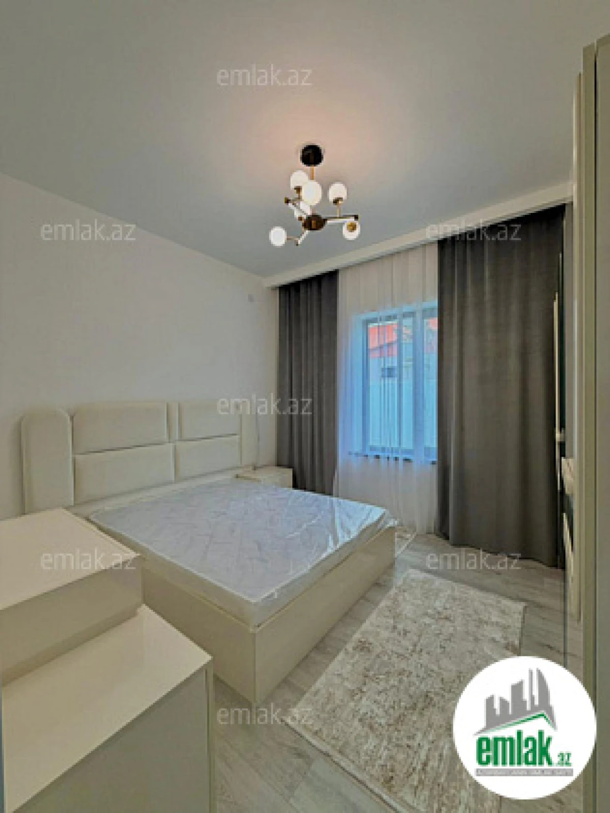 Satılır 4 otaqlı mənzil 170 m²
