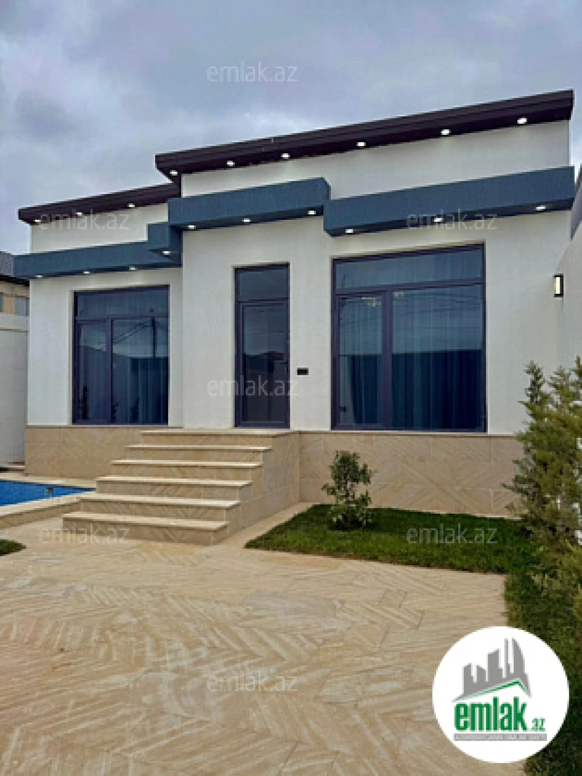 Satılır 4 otaqlı mənzil 150 m²