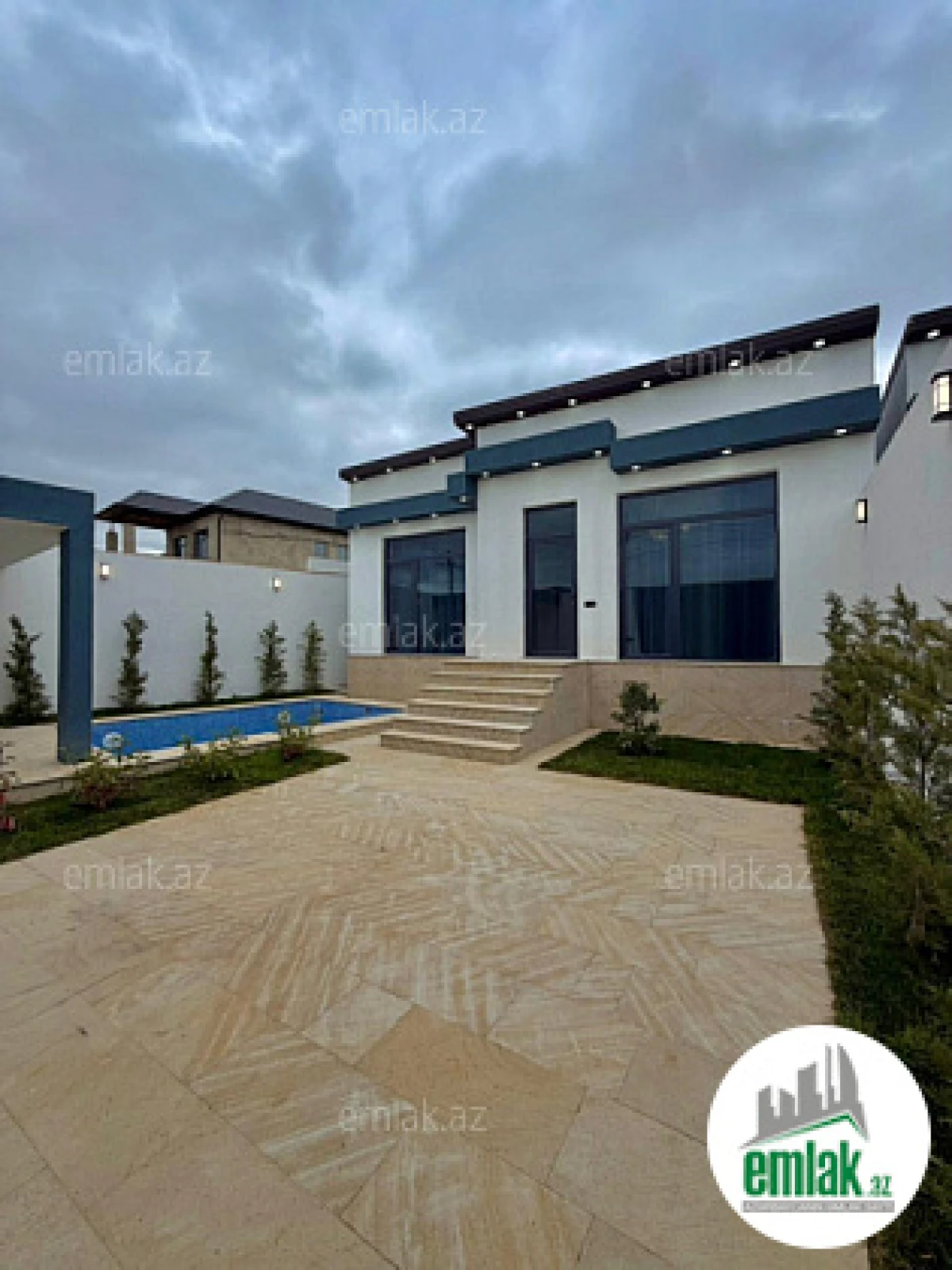 Satılır 4 otaqlı mənzil 150 m²