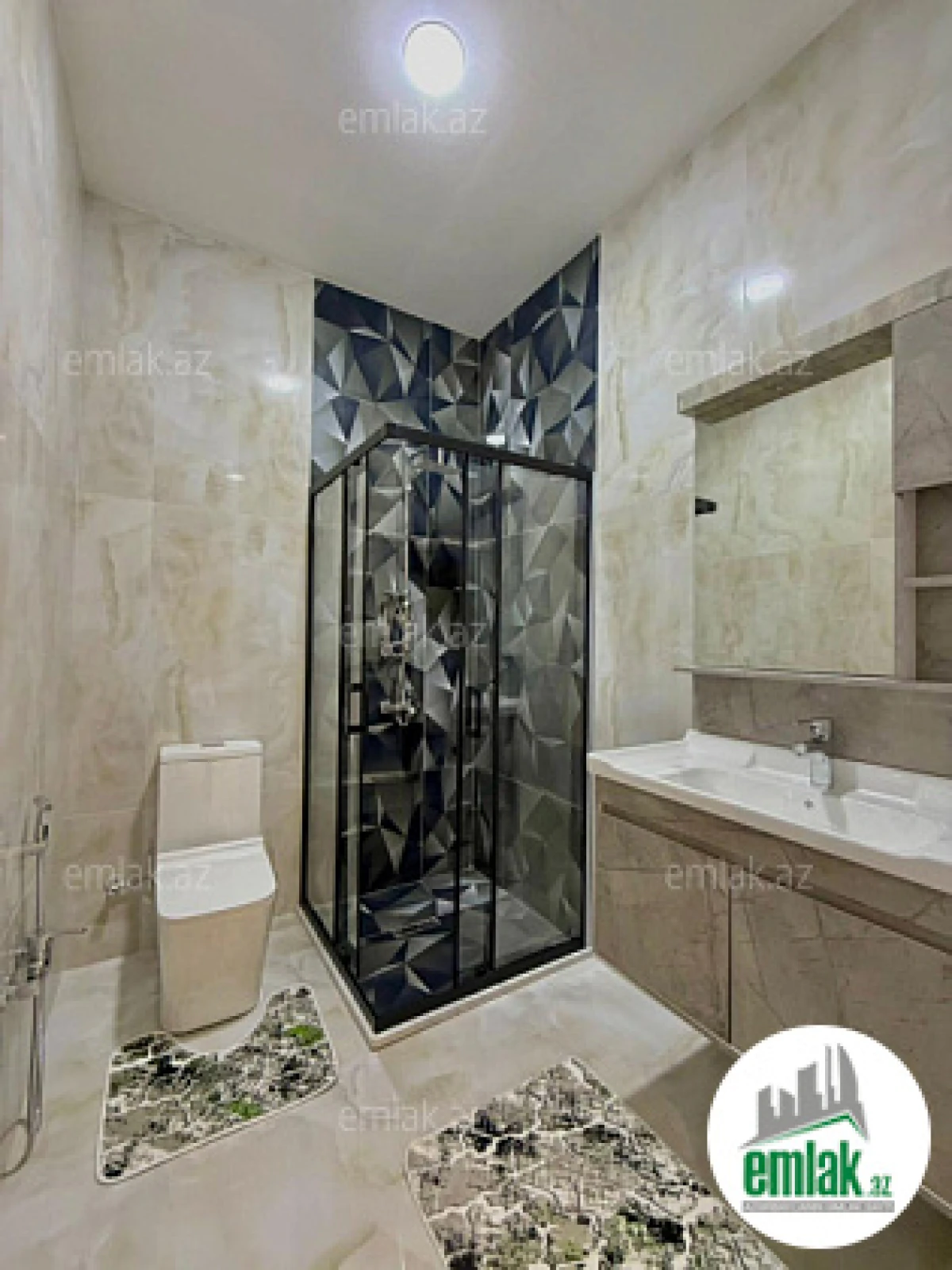 Satılır 4 otaqlı mənzil 160 m²