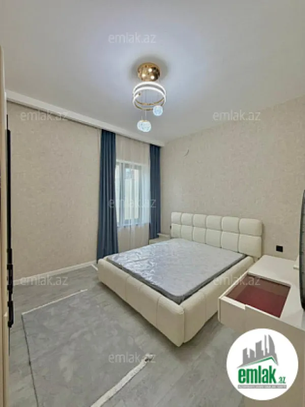 Satılır 4 otaqlı mənzil 160 m²