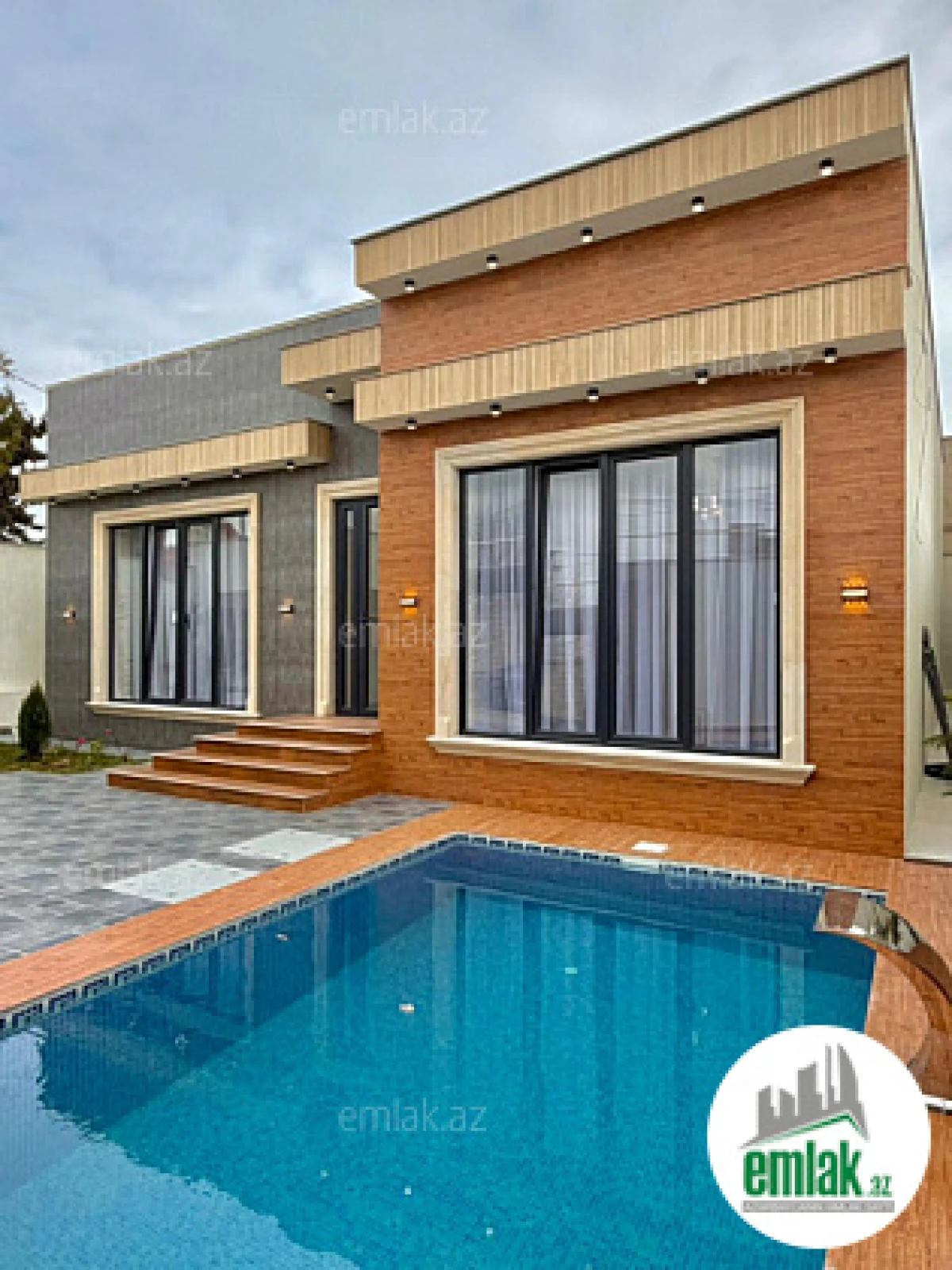 Satılır 4 otaqlı mənzil 160 m²