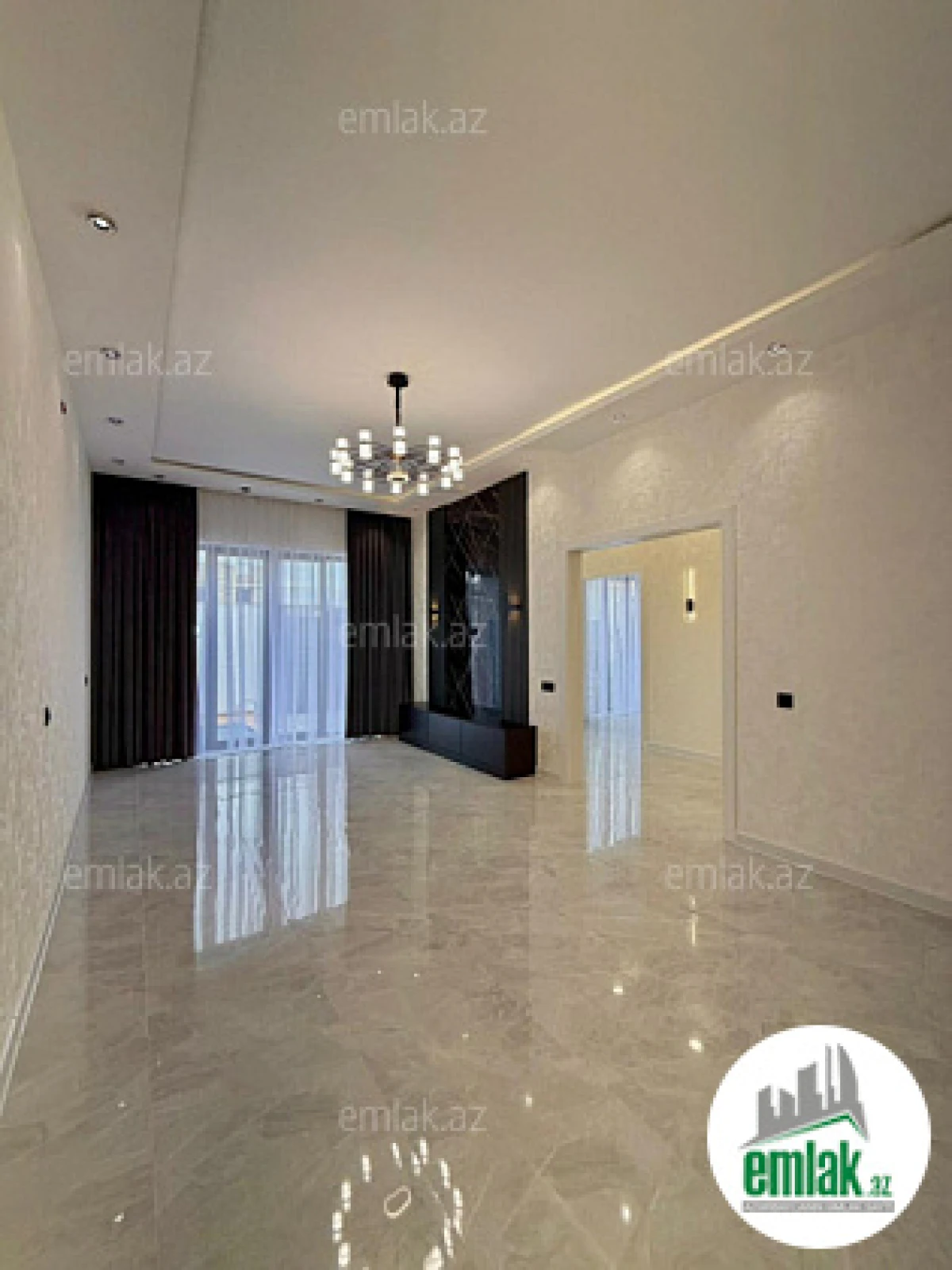 Satılır 4 otaqlı mənzil 160 m²