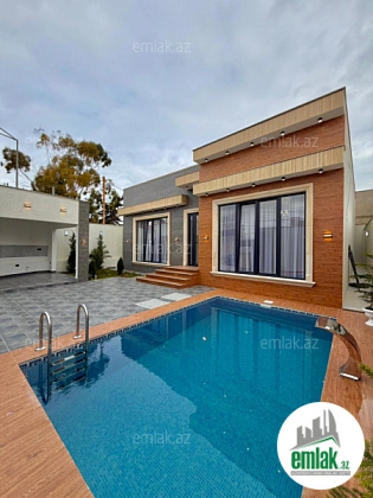 Satılır 4 otaqlı mənzil 160 m²