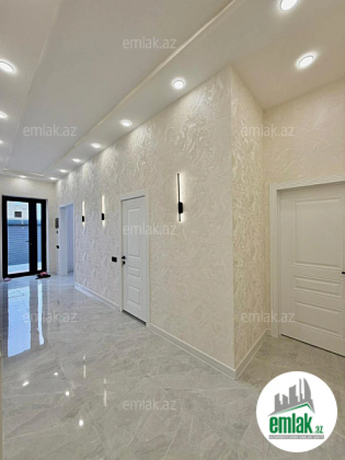 Satılır 4 otaqlı mənzil 160 m²