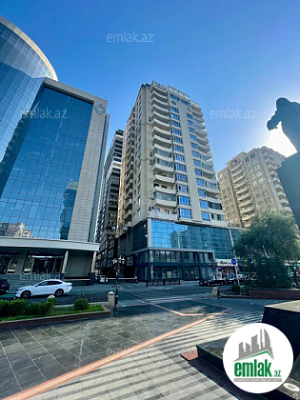 Satılır 3 otaqlı yeni tikili 136 m²