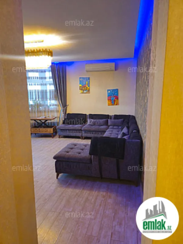 Satılır 3 otaqlı yeni tikili 130 m²