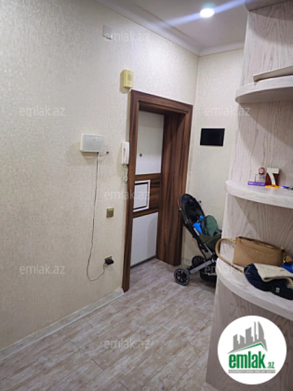 Satılır 3 otaqlı yeni tikili 130 m²