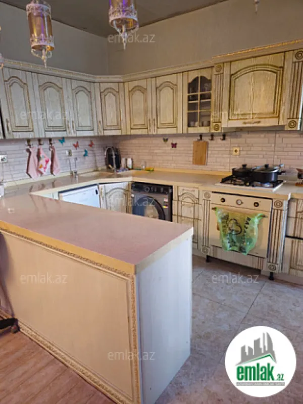 Satılır 3 otaqlı yeni tikili 130 m²