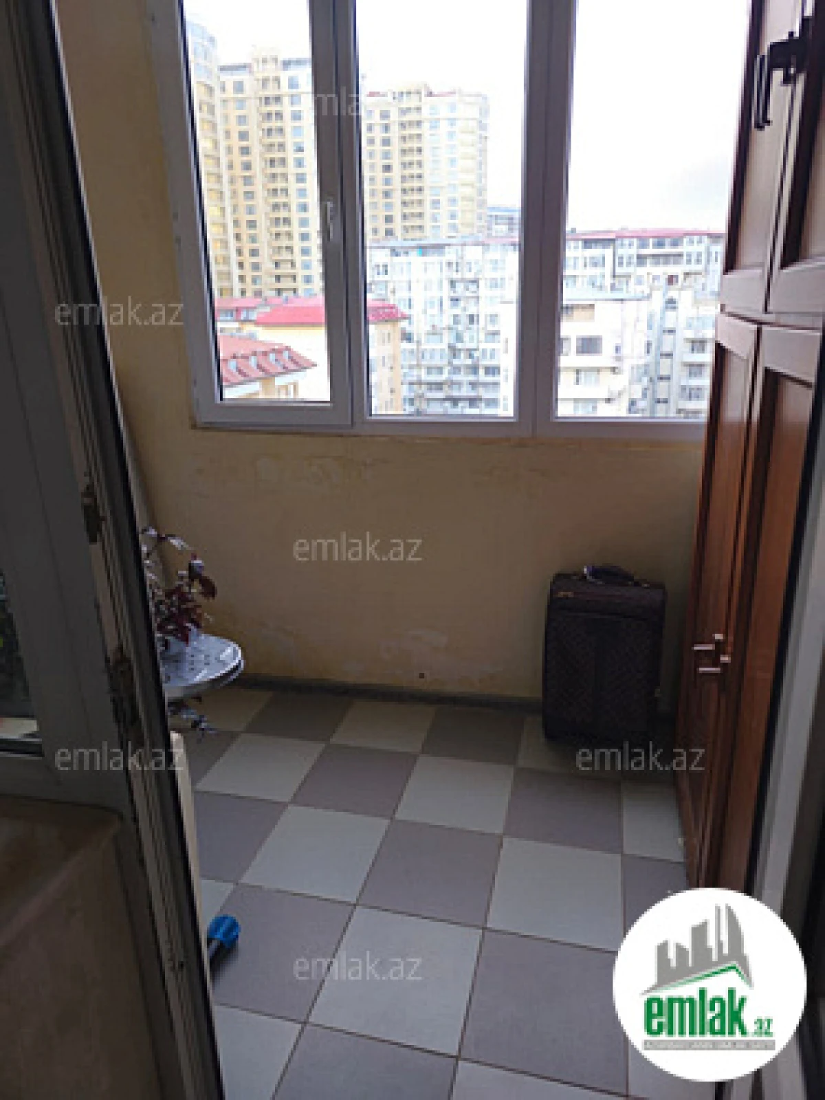 Satılır 3 otaqlı yeni tikili 130 m²