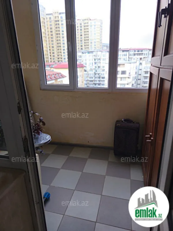 Satılır 3 otaqlı yeni tikili 130 m²