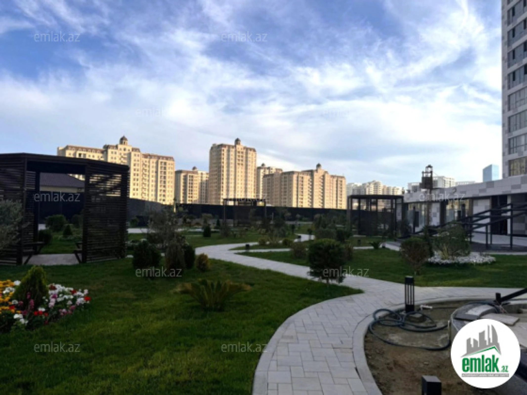 Satılır 2 otaqlı yeni tikili 66 m²