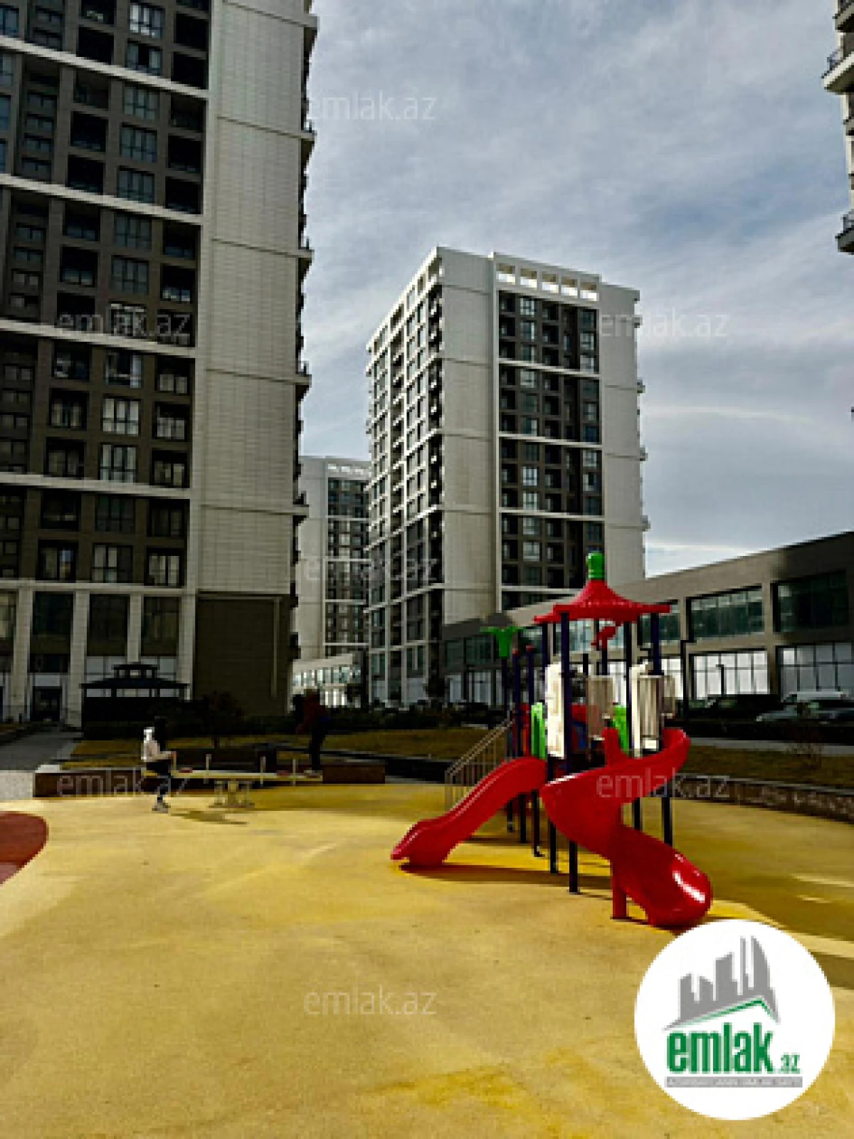 Satılır 3 otaqlı yeni tikili 118 m²