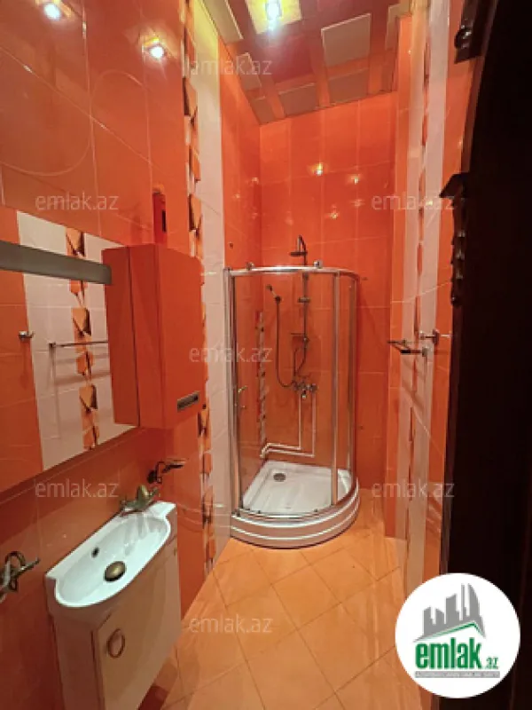 Satılır 3 otaqlı yeni tikili 110 m²