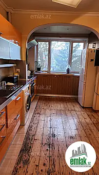 Satılır 3 otaqlı köhnə tikili 80 m²