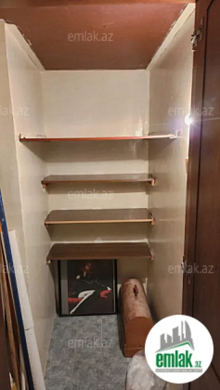 Satılır 3 otaqlı köhnə tikili 80 m²