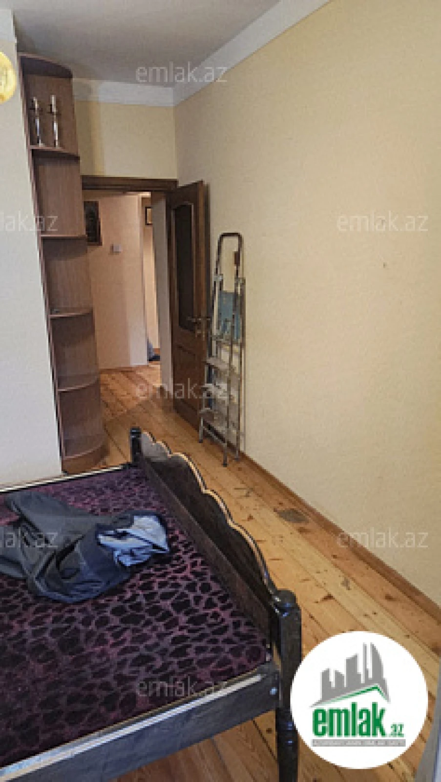 Satılır 3 otaqlı köhnə tikili 80 m²