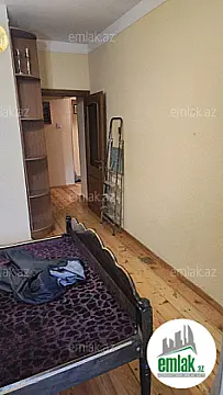 Satılır 3 otaqlı köhnə tikili 80 m²