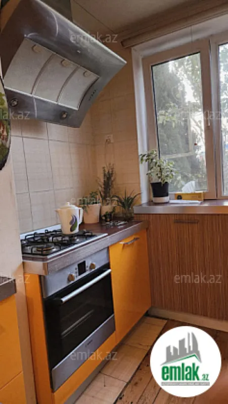 Satılır 3 otaqlı köhnə tikili 80 m²