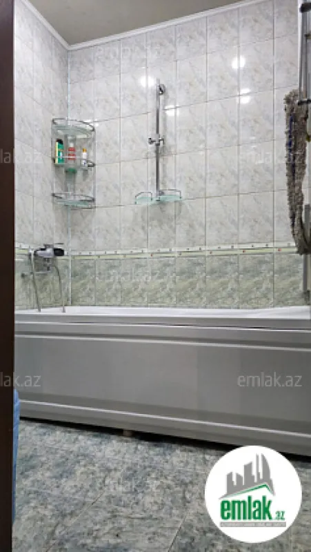 Satılır 3 otaqlı köhnə tikili 80 m²