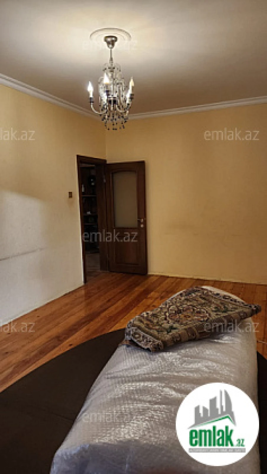 Satılır 3 otaqlı köhnə tikili 80 m²