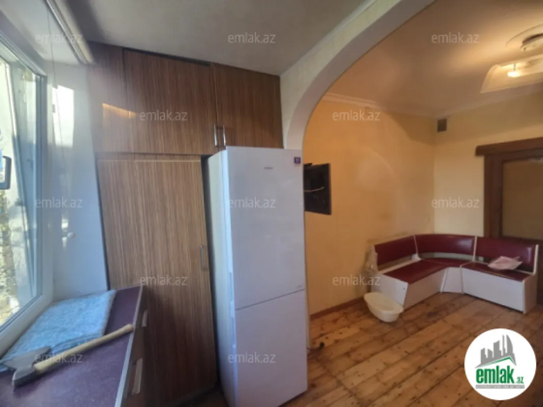 Satılır 3 otaqlı köhnə tikili 80 m²