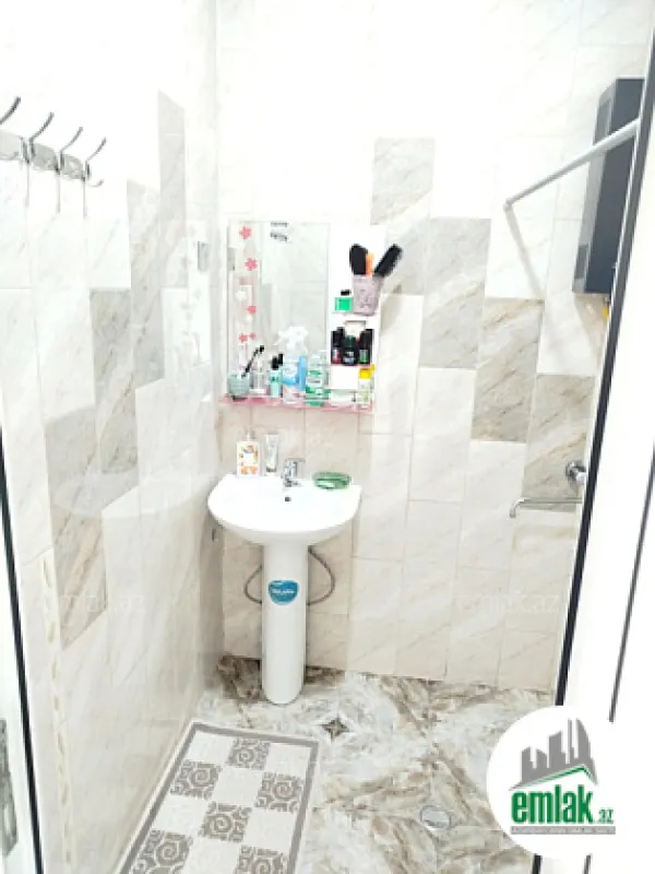 Satılır 3 otaqlı köhnə tikili 70 m²