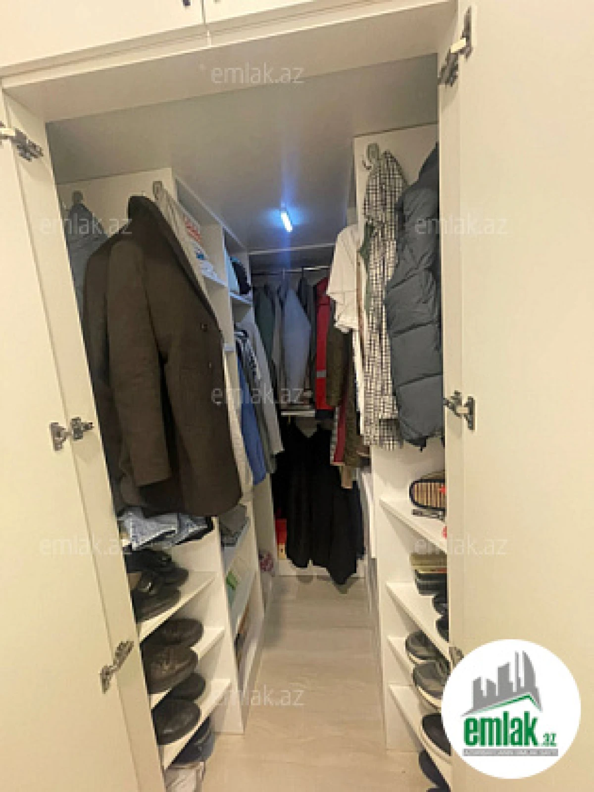 Satılır 3 otaqlı köhnə tikili 70 m²