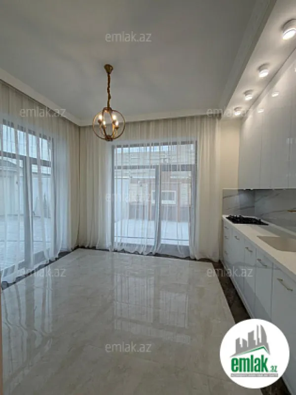 Satılır 4 otaqlı mənzil 120 m²