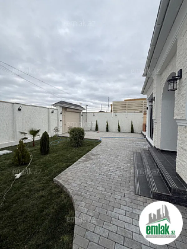 Satılır 4 otaqlı mənzil 120 m²