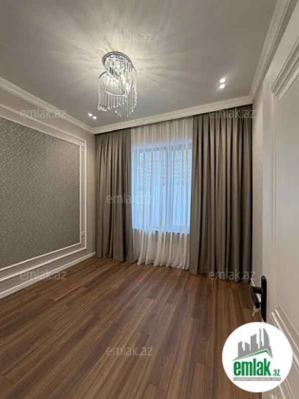 Satılır 4 otaqlı mənzil 120 m²