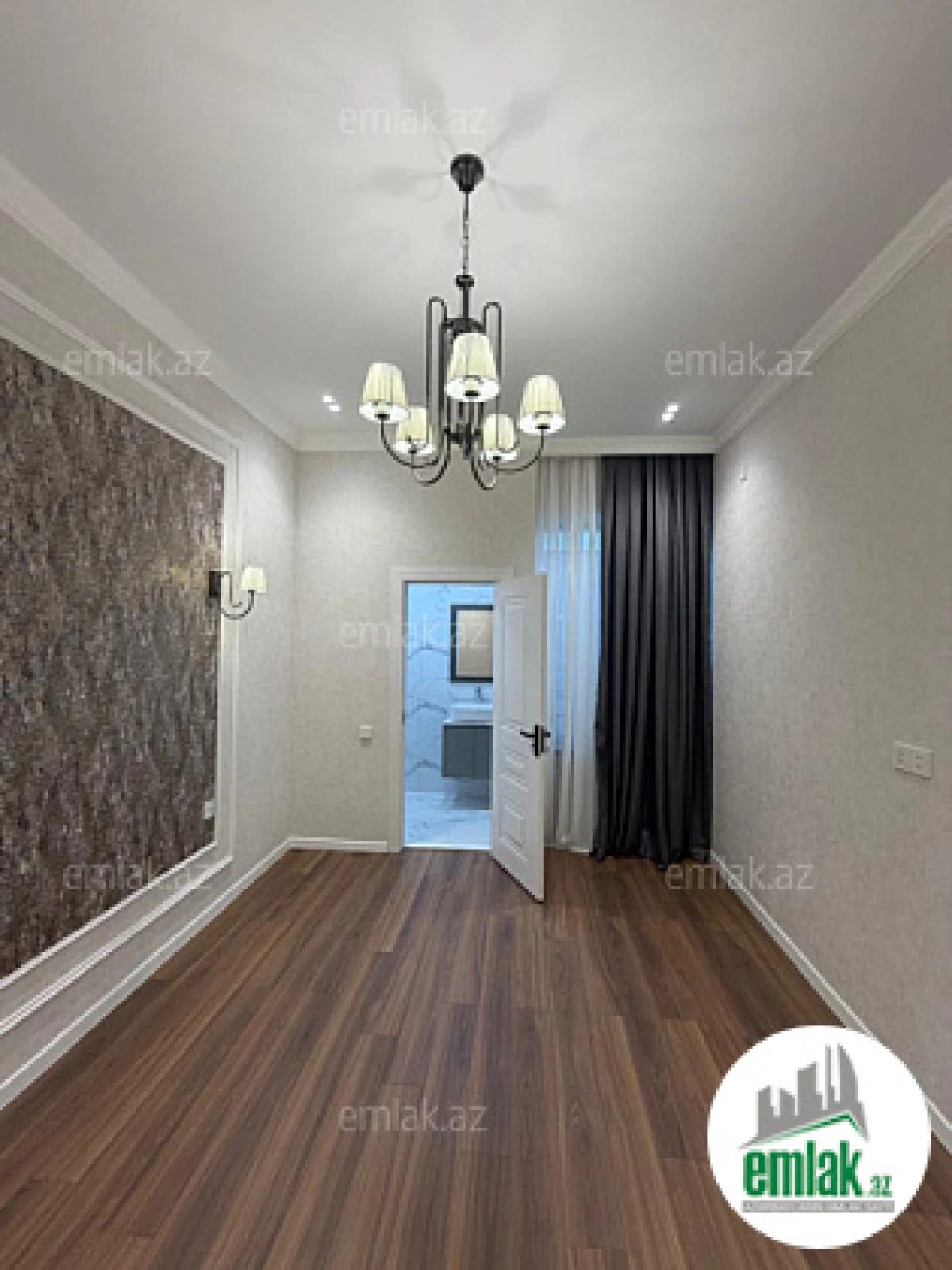 Satılır 4 otaqlı mənzil 120 m²