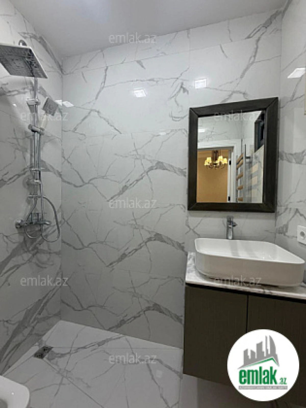 Satılır 4 otaqlı mənzil 120 m²