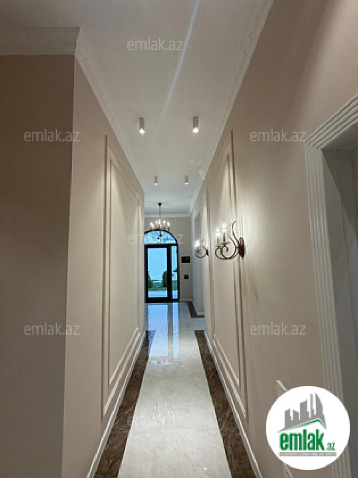 Satılır 4 otaqlı mənzil 120 m²