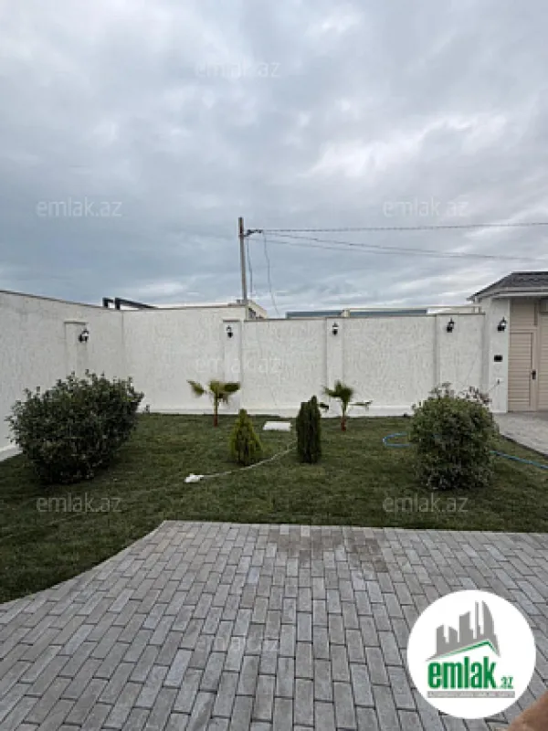 Satılır 4 otaqlı mənzil 120 m²