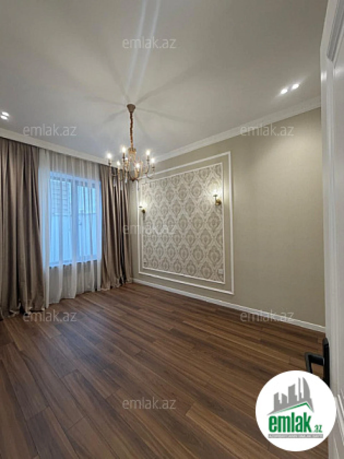 Satılır 4 otaqlı mənzil 120 m²