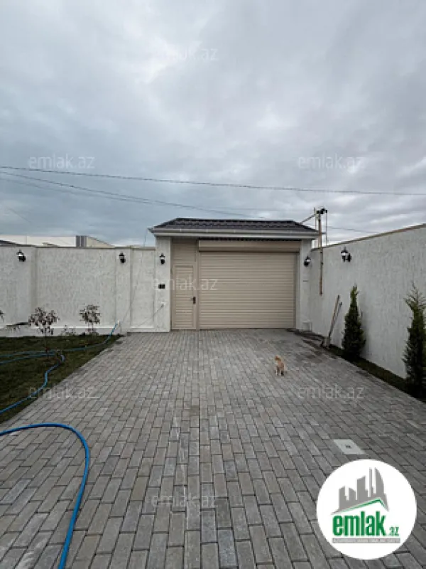 Satılır 4 otaqlı mənzil 120 m²