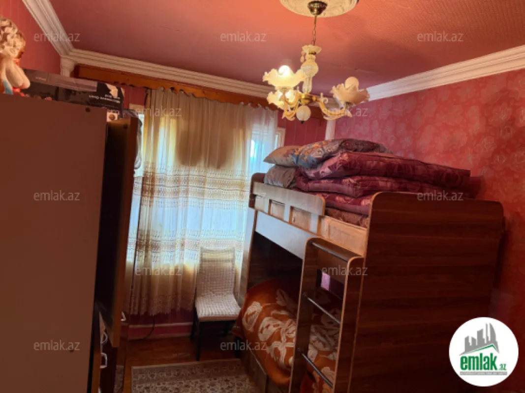 Satılır 4 otaqlı köhnə tikili 86.7 m²