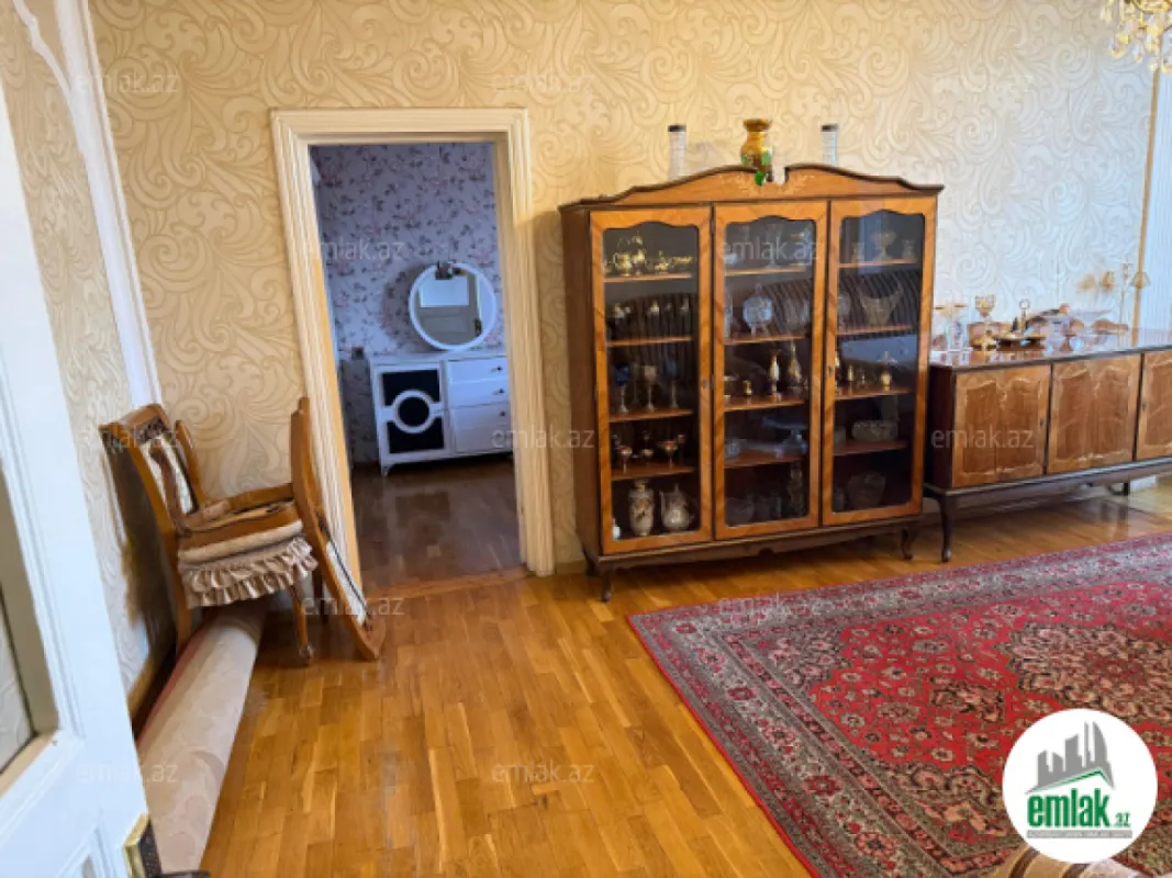 Satılır 4 otaqlı köhnə tikili 86.7 m²