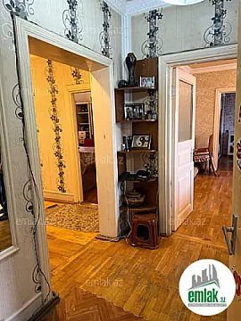 Satılır 4 otaqlı köhnə tikili 86.7 m²