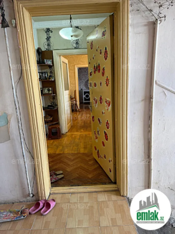 Satılır 4 otaqlı köhnə tikili 86.7 m²