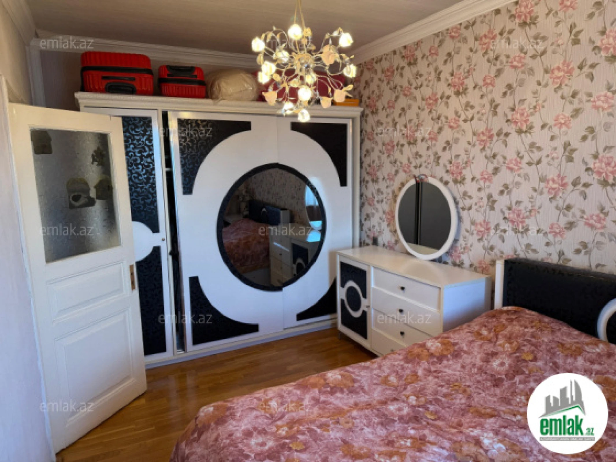 Satılır 4 otaqlı köhnə tikili 86.7 m²